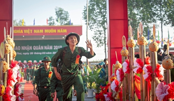 TIỄN ĐI TRANG TRỌNG, ĐÓN VỀ CHU ĐÁO